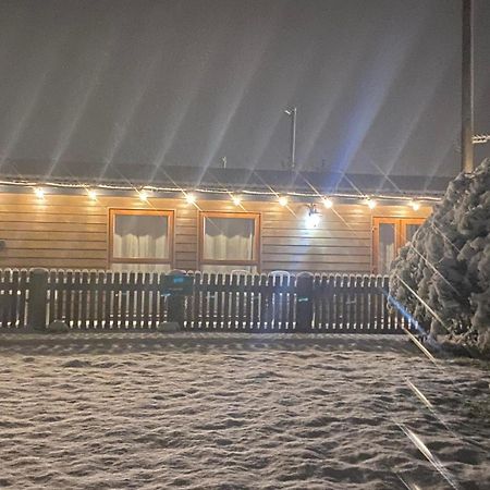 Fairview Farm Holiday Accommodation 14 Luxury Lodges, Cabins, Dog Friendly, Suitable For Couples, Families And Groups, Wedding Guests , Corporate Events, Sleeps 2-65 Guests In Ravenshead, Nottingham Near Sherwood Forest, Set In 88 Acres Extérieur photo