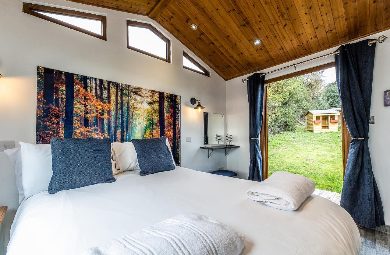 Fairview Farm Holiday Accommodation 14 Luxury Lodges, Cabins, Dog Friendly, Suitable For Couples, Families And Groups, Wedding Guests , Corporate Events, Sleeps 2-65 Guests In Ravenshead, Nottingham Near Sherwood Forest, Set In 88 Acres Extérieur photo
