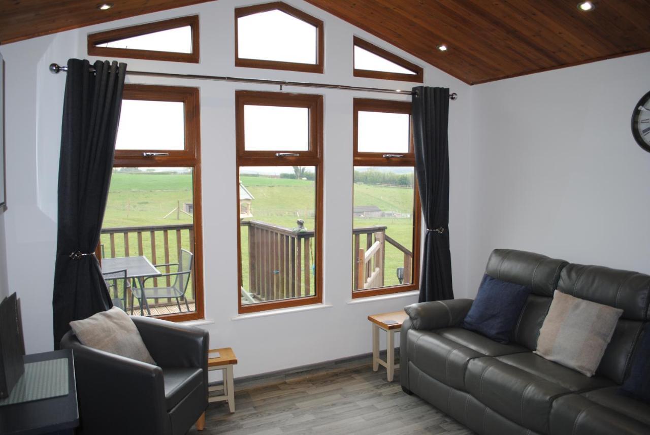 Fairview Farm Holiday Accommodation 14 Luxury Lodges, Cabins, Dog Friendly, Suitable For Couples, Families And Groups, Wedding Guests , Corporate Events, Sleeps 2-65 Guests In Ravenshead, Nottingham Near Sherwood Forest, Set In 88 Acres Extérieur photo