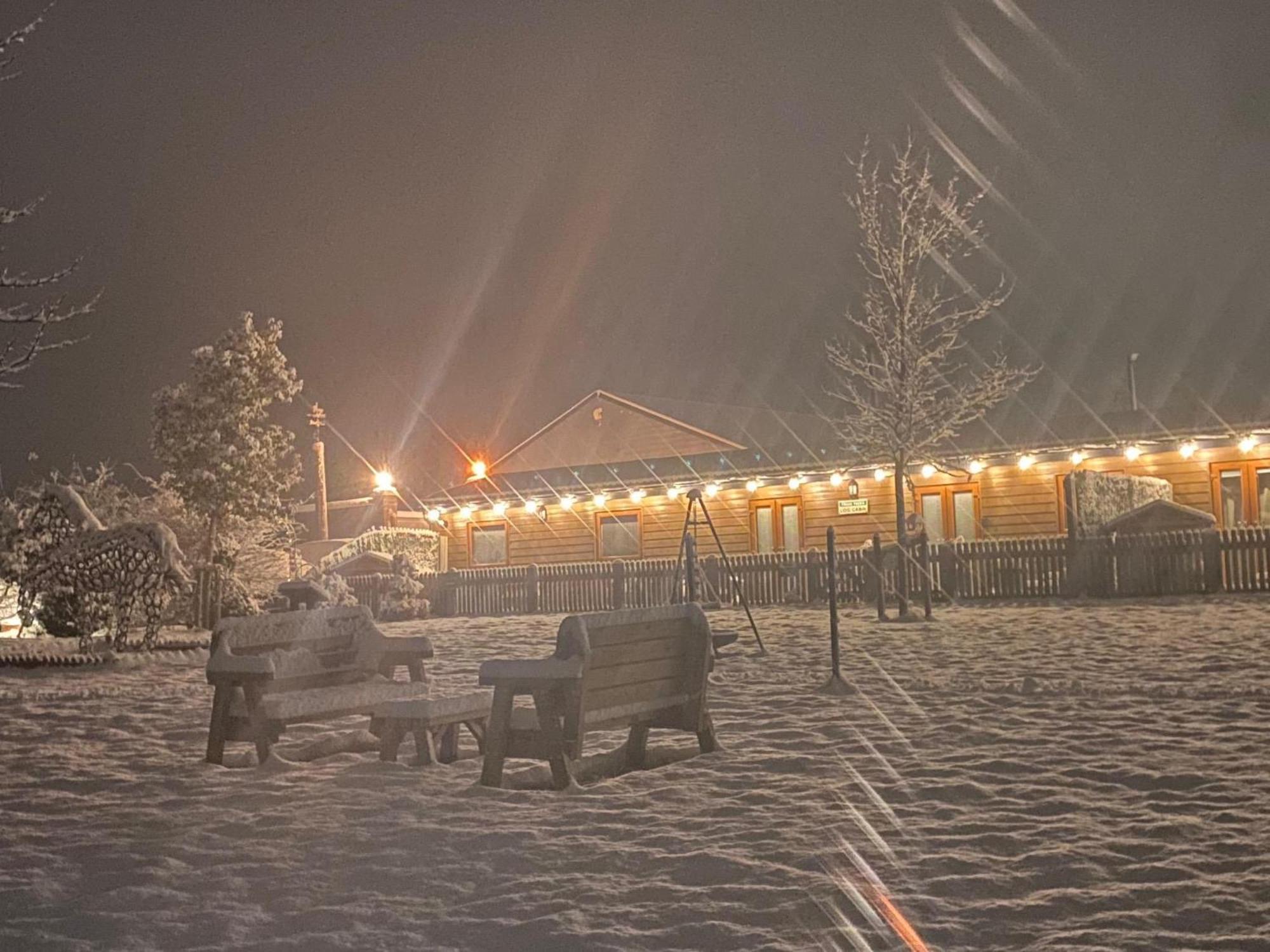 Fairview Farm Holiday Accommodation 14 Luxury Lodges, Cabins, Dog Friendly, Suitable For Couples, Families And Groups, Wedding Guests , Corporate Events, Sleeps 2-65 Guests In Ravenshead, Nottingham Near Sherwood Forest, Set In 88 Acres Extérieur photo