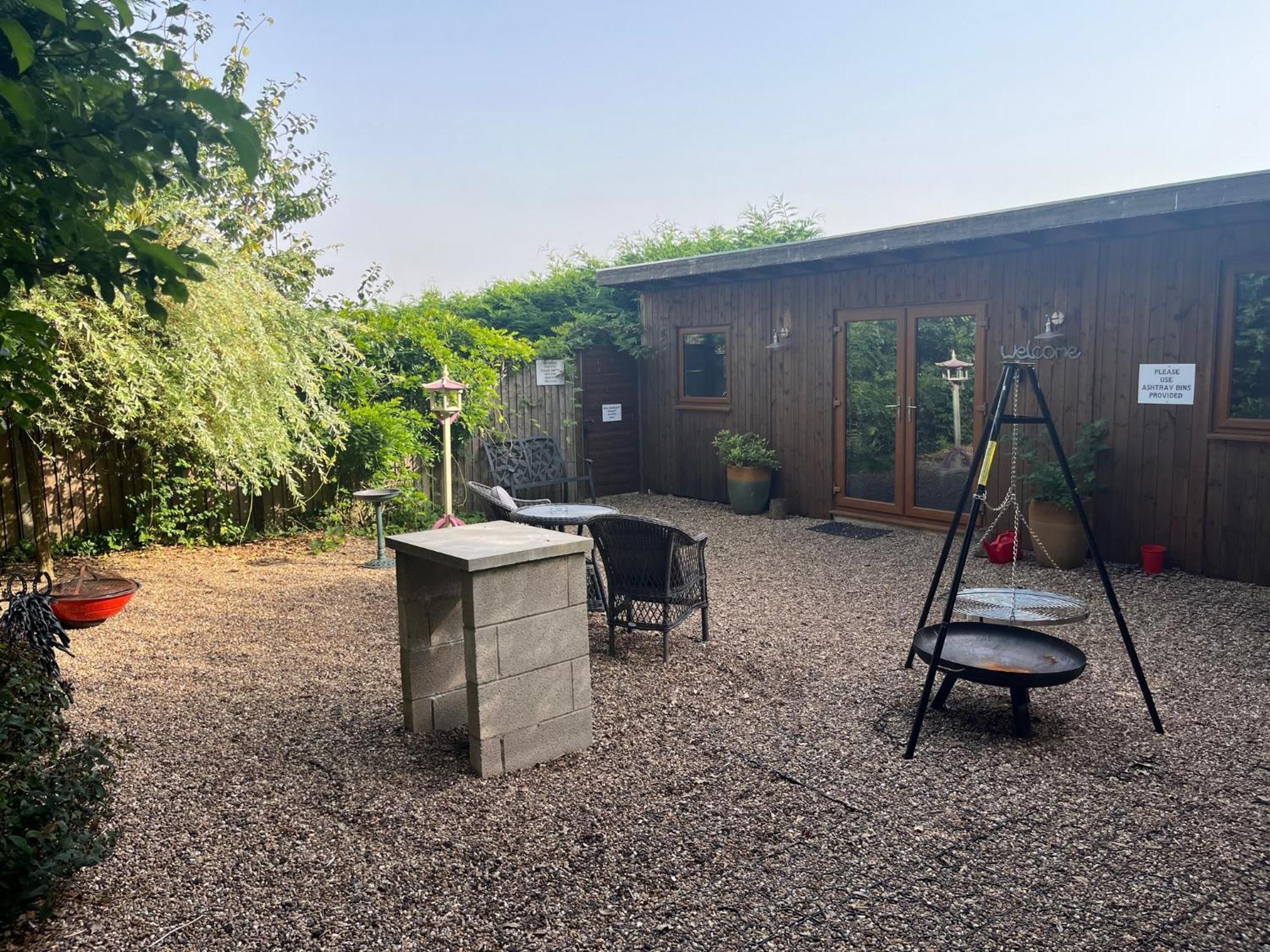 Fairview Farm Holiday Accommodation 14 Luxury Lodges, Cabins, Dog Friendly, Suitable For Couples, Families And Groups, Wedding Guests , Corporate Events, Sleeps 2-65 Guests In Ravenshead, Nottingham Near Sherwood Forest, Set In 88 Acres Extérieur photo