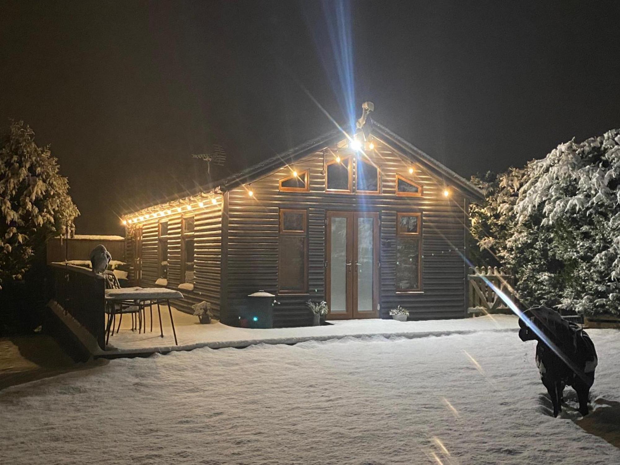 Fairview Farm Holiday Accommodation 14 Luxury Lodges, Cabins, Dog Friendly, Suitable For Couples, Families And Groups, Wedding Guests , Corporate Events, Sleeps 2-65 Guests In Ravenshead, Nottingham Near Sherwood Forest, Set In 88 Acres Extérieur photo