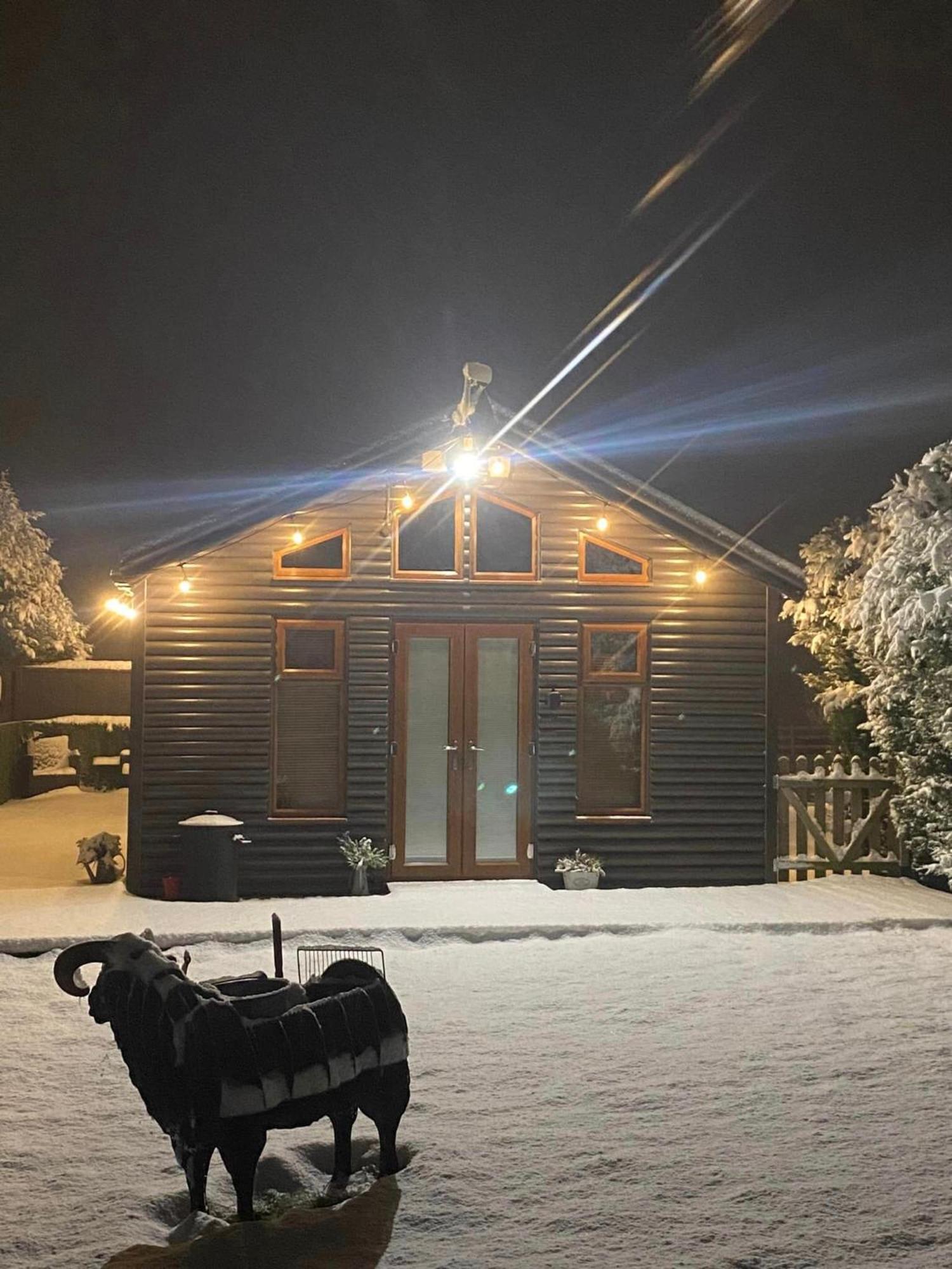 Fairview Farm Holiday Accommodation 14 Luxury Lodges, Cabins, Dog Friendly, Suitable For Couples, Families And Groups, Wedding Guests , Corporate Events, Sleeps 2-65 Guests In Ravenshead, Nottingham Near Sherwood Forest, Set In 88 Acres Extérieur photo