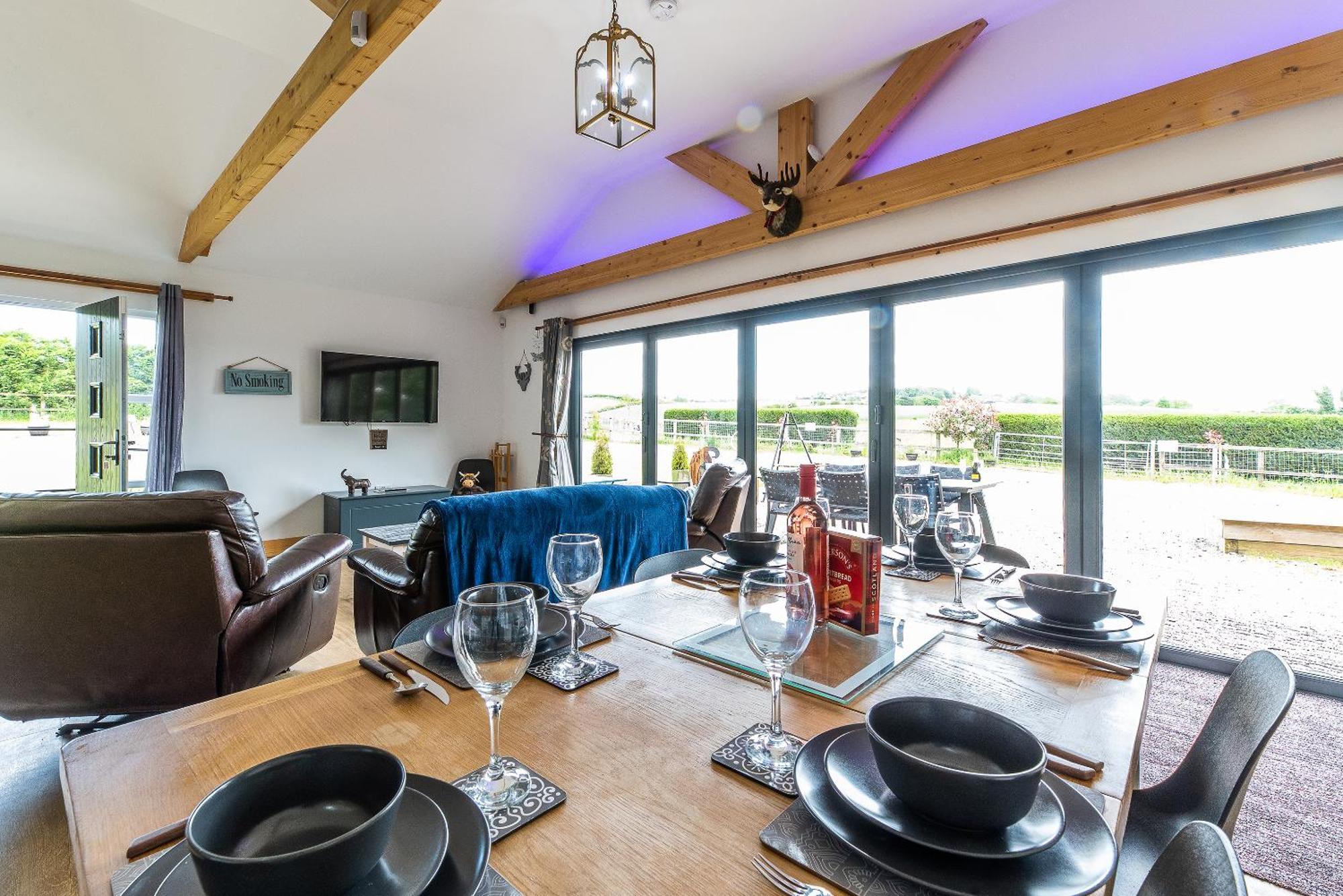 Fairview Farm Holiday Accommodation 14 Luxury Lodges, Cabins, Dog Friendly, Suitable For Couples, Families And Groups, Wedding Guests , Corporate Events, Sleeps 2-65 Guests In Ravenshead, Nottingham Near Sherwood Forest, Set In 88 Acres Extérieur photo
