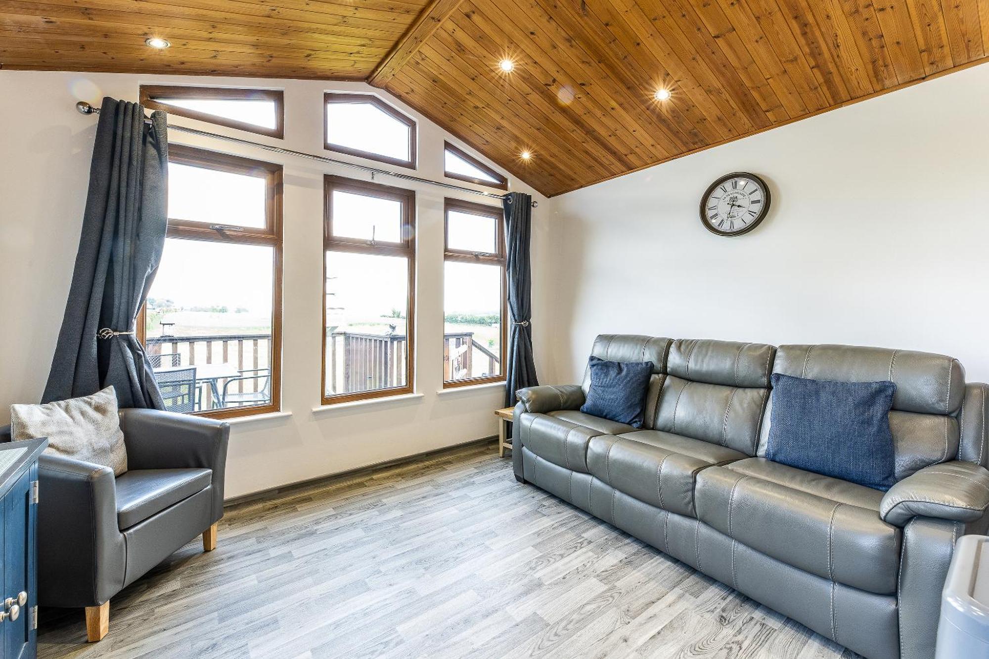 Fairview Farm Holiday Accommodation 14 Luxury Lodges, Cabins, Dog Friendly, Suitable For Couples, Families And Groups, Wedding Guests , Corporate Events, Sleeps 2-65 Guests In Ravenshead, Nottingham Near Sherwood Forest, Set In 88 Acres Extérieur photo
